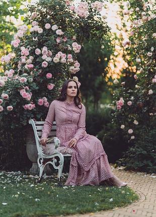 Елегантна сукня у вінтажному стилі