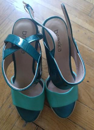 Босоножки женские