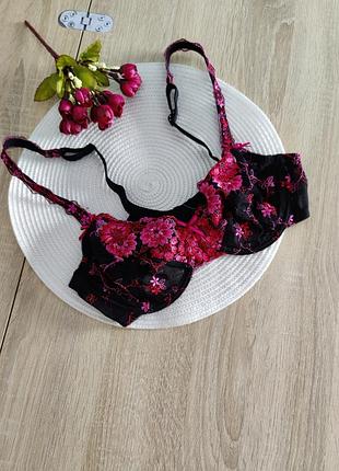 Бюстгальтер с вышивкой, размер 65d/70c4 фото
