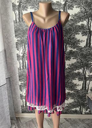 Плаття в смужку