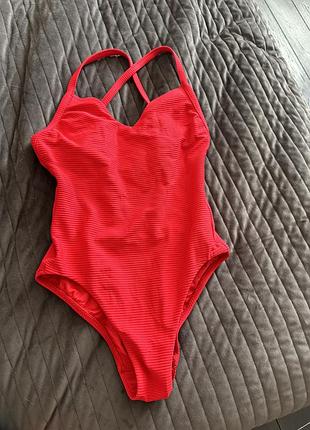 Суцільний купальник м