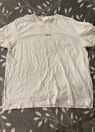 Біла футболка