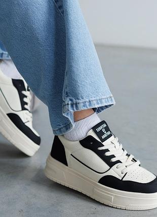 Кеды женские кожаные 588496 молочные черные