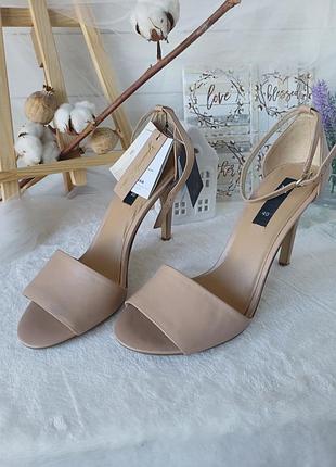 Босоножки mango. размер 40 (25.5 см)