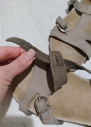 Сандалі, босоніжки шкіряні