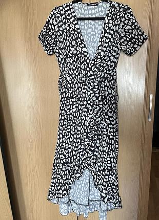 Сукня з розрізом