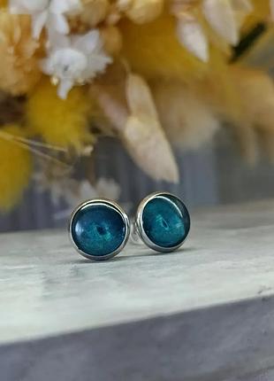 Серьги пусеты ручной работы из ювелирной эпоксидной смолы
