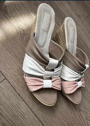 Босоніжки на танкетці, 39-40, натуральна шкіра