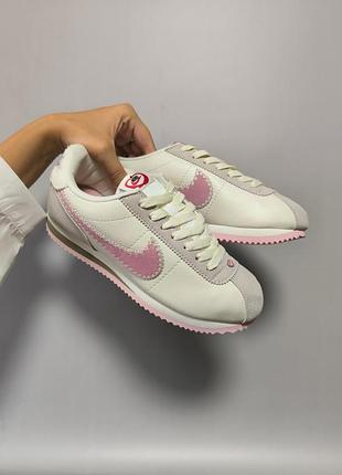 Кросівки жіночі nike cortez vintage valentines day білі бежеві рожеві 36-40 | найк кортез