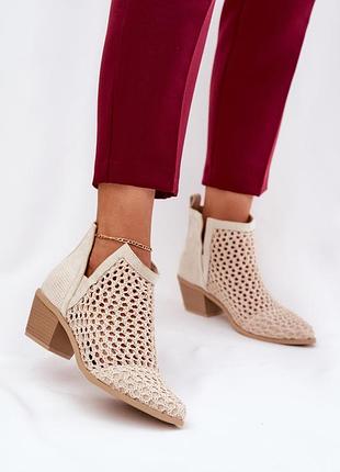 Нові жіночі черевики з вирізами та плетінням