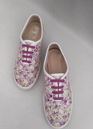 Кеди жіночі