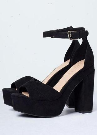 Босоножки bershka