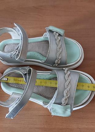 Босоножки для девочек 9