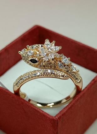 Шикарная кольца змея с россыпью фианитов. размер 18-19. позолота.