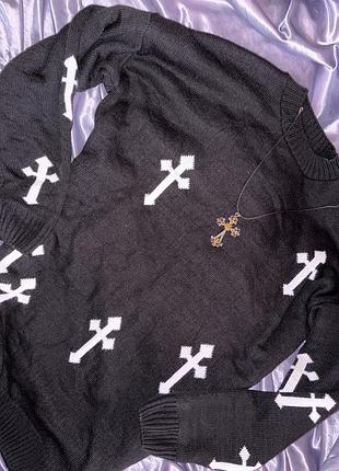 Оверсайзний готичний светр з хрестами від ego