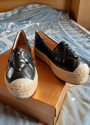 Лоферы слипоны черные женские