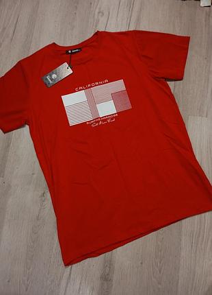 Футболка чоловіча