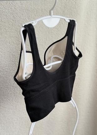 Майка топ спортивный жіночий чорний пуш ап з чашками