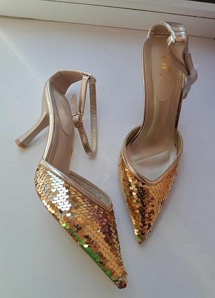 Туфли 39р пайетки