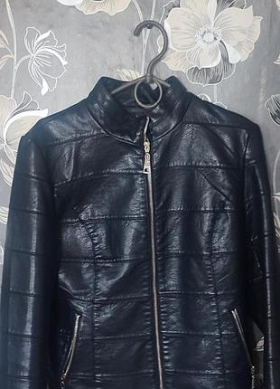 Женская косуха, кожанка