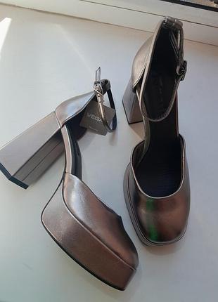 Туфли 37р 38р tamaris  metallic