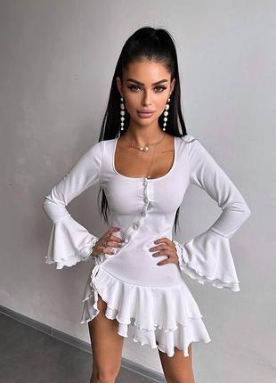 Мини платье приталенное манжеты воланы рюши асимерия пуговицы многослойная широкие манжеты
