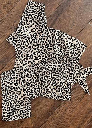 Топ з завʼязкою на спинці