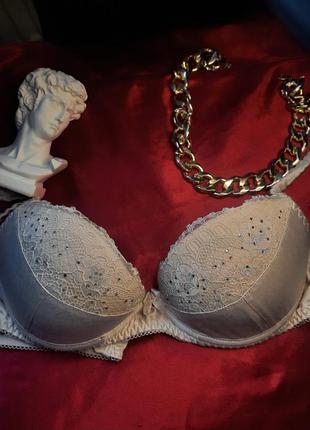 Бюстгальтер с кружевом и стразами