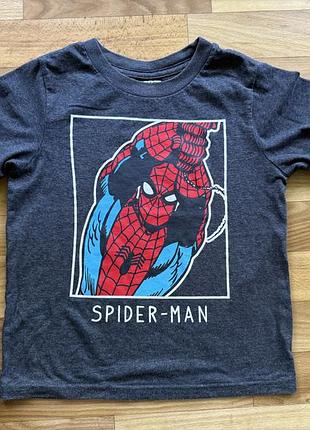 Футболка marvel на 6-7 років