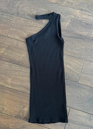 Сукня на одне пличе