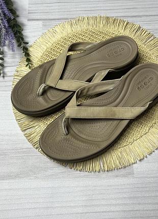 Шльопанці crocs