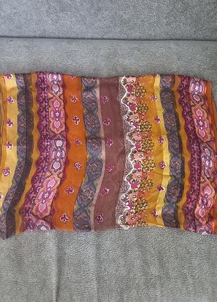 Красивый шелковый шарф