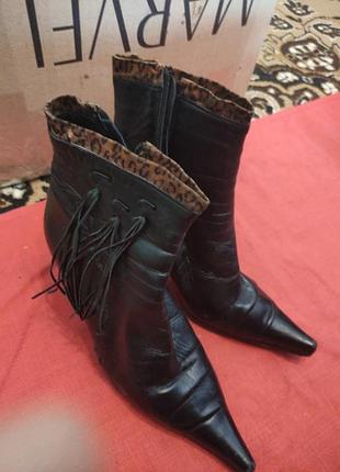 Шкіряні жіночі чобітки