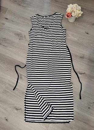Сукня в смужку