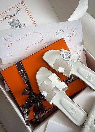 Білі шкіряні шльопанці ермес люкс