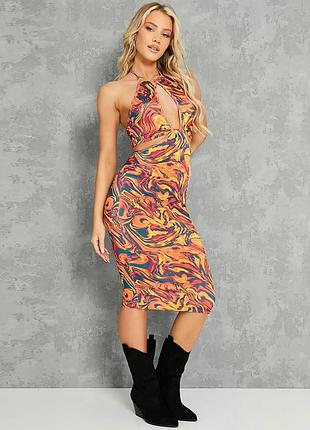 Яскрава сукня