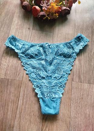 Эффектные кружевные трусики