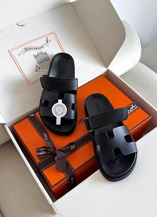 Чорні шкіряні шльопанці ермес люкс