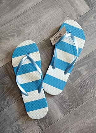 Пляжные шлепанцы