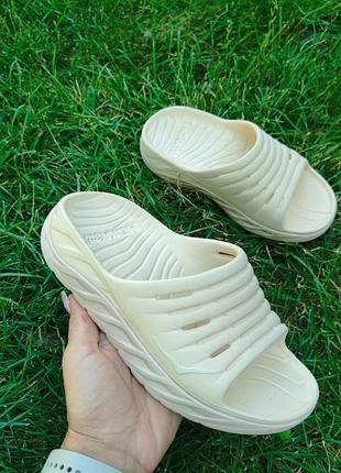 Шлепанцы hoka