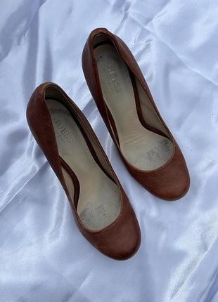 Туфлі жіночі