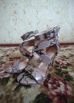 Продам туфли 36 размер