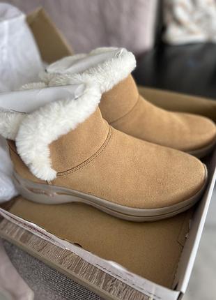 Продам зимові чобітки skechers , розмір 37