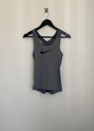 Спортивна жіноча майка nike
