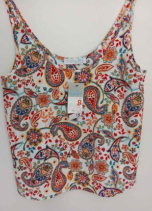 Майка.
белый цвет, цветочный принт.