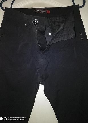 Джинси чоловічі чорного кольору 30 розмір