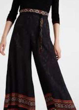 Натуральні штани -кюлоти з вишивкою 44-46.