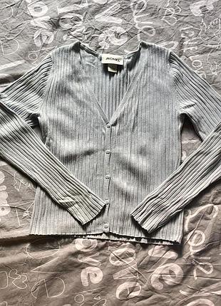 Приталена кофта ніжно голубого кольору