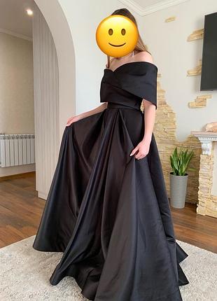 Сукня на випускний