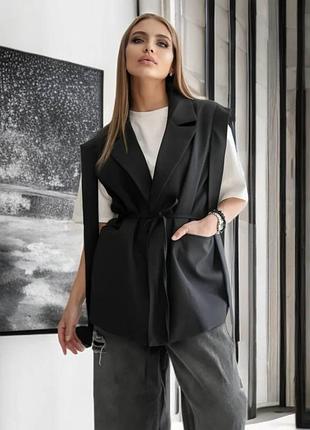 Жіночий трендовий жилет із коміром на зав'язках чорний